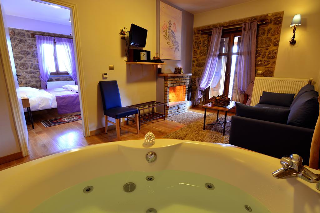 Mavraganeiko Hotell Synikia Mesi Trikalon Exteriör bild